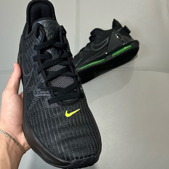 NWT NIKE LEBRON WITNESS BLACK - Picture 2 of 3